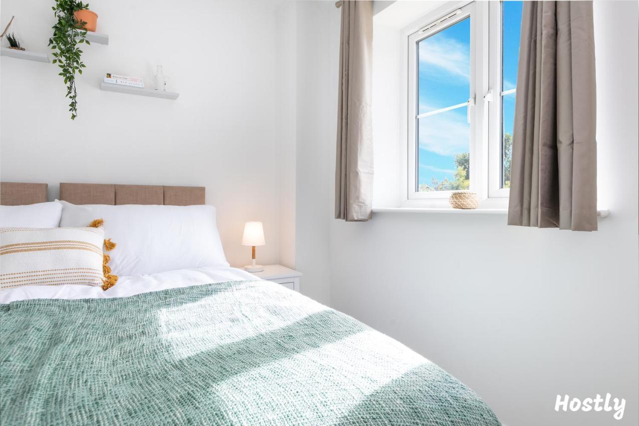 Albatross House - Comfy With Parking Slough